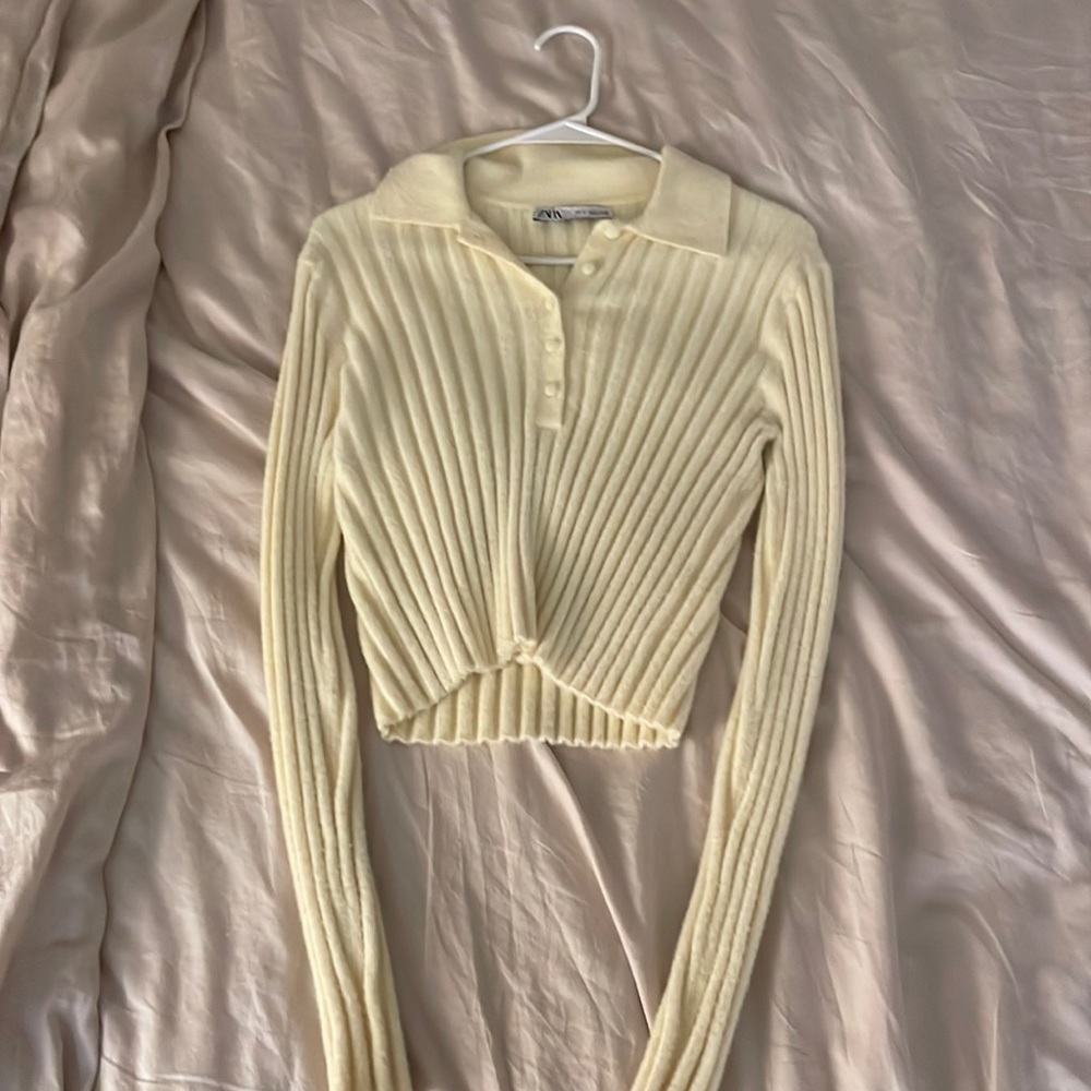 Zara yellow sweater